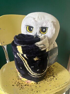NWT Hedwig Owl Plushie and Blanket Set